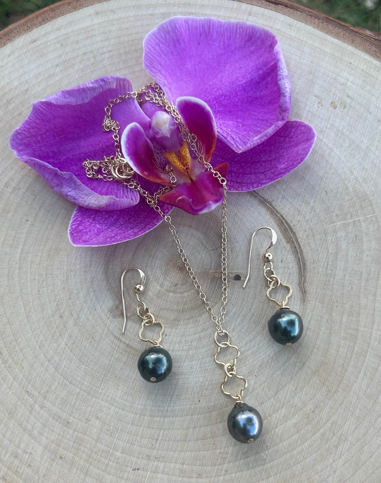 14K Gold Filled Tahitian Pearl Necklace and Earring Set